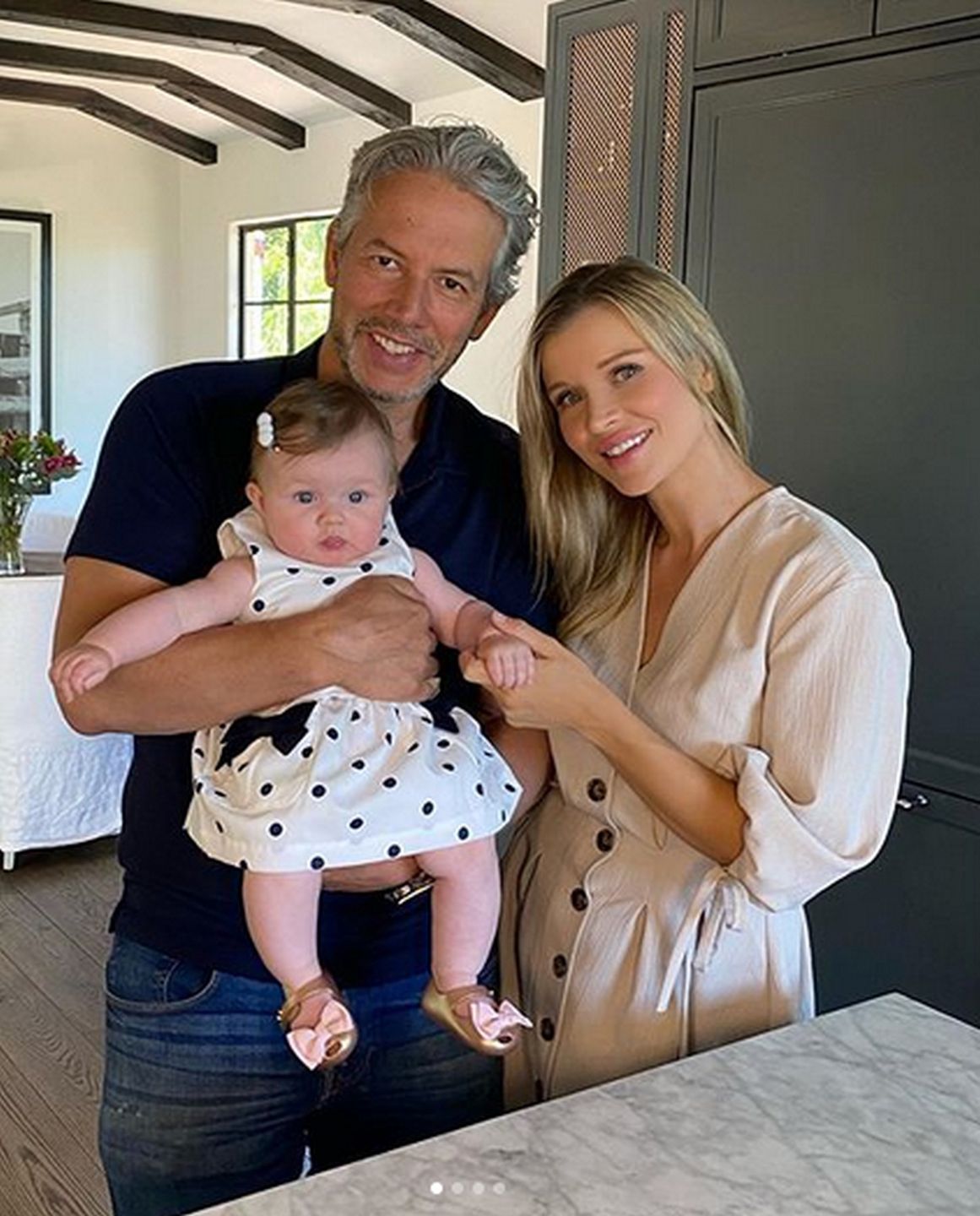 Joanna Krupa z mężem i córką