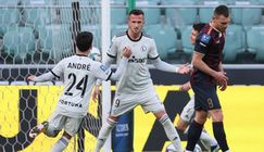 "Lany poniedziałek w sobotę", "można gratulować mistrzostwa". Reakcje po hicie Ekstraklasy