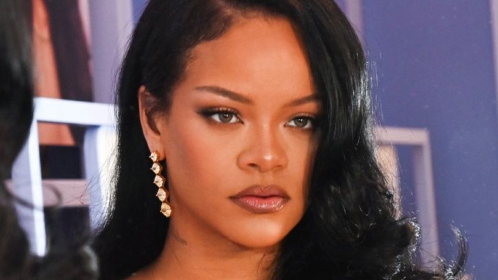 Rihanna odsłania skórę na potrzeby sesji bielizny ślubnej