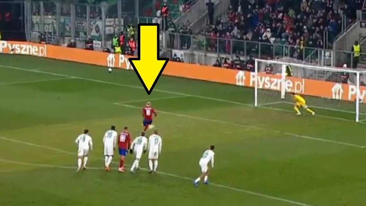 Twitter / Screen / Polsat Sport / Na zdjęciu: Jonatan Braut Brunes pewnie wykorzystał rzut karny