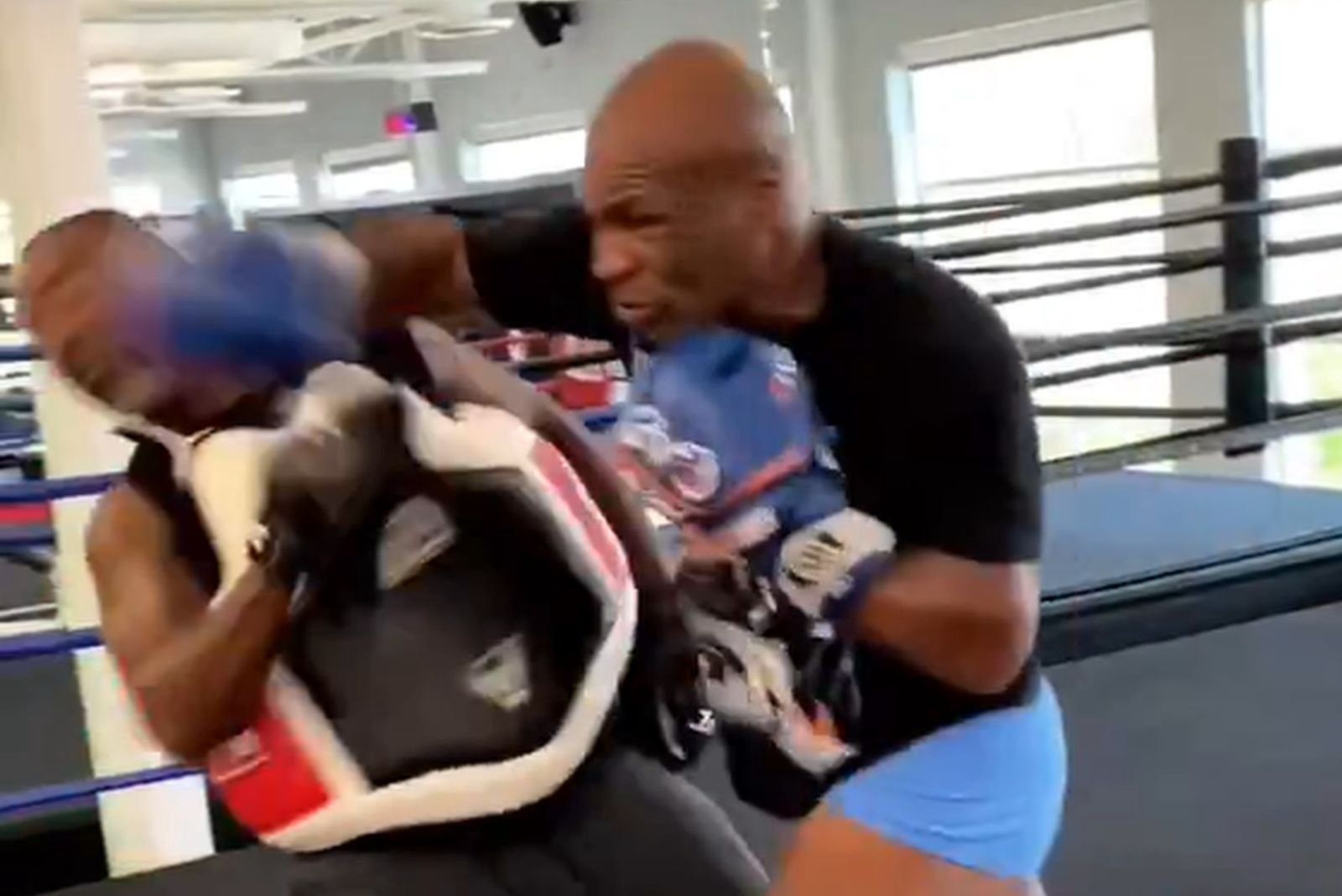 "Wygląda okrutnie". 57-letni Tyson budzi grozę!