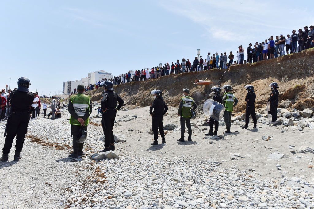 Od poniedziałku fala emigrantów przybywa do Ceuty