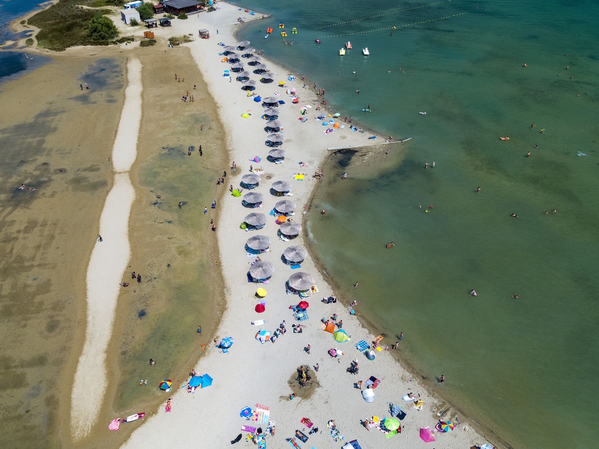 Plaża w Ninie jest piaszczysta 