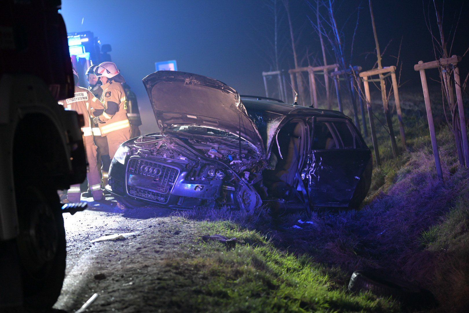 Na DK16 w Rogóźnie-Zamku samochod osobowy zderzył się z ciężarówką