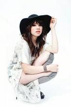 Carly Rae Jepsen reżyserowała Toma Hanksa