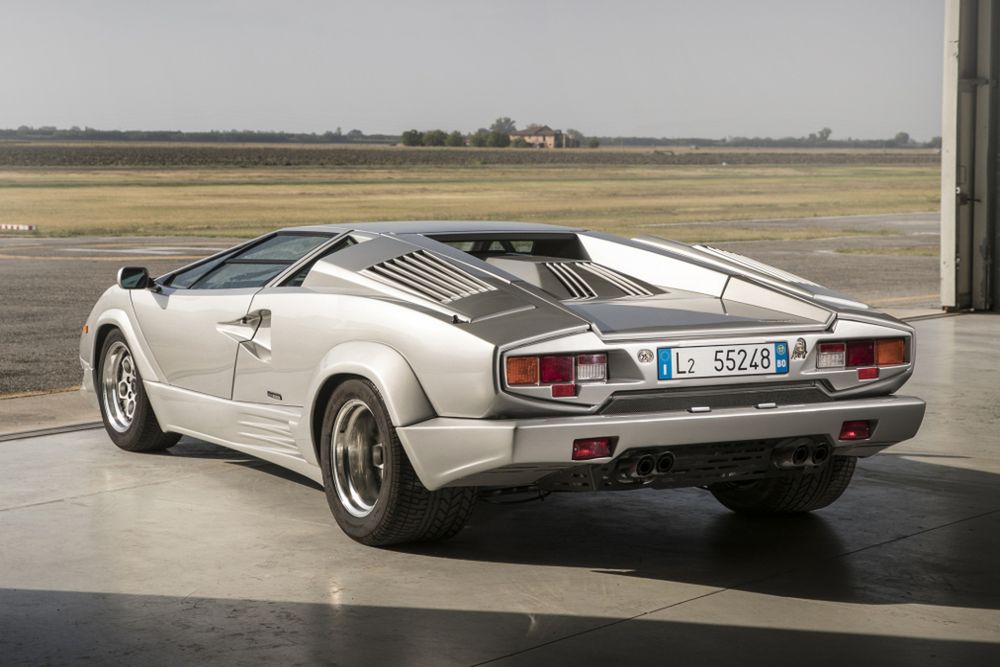 Lamborghini Countach 2