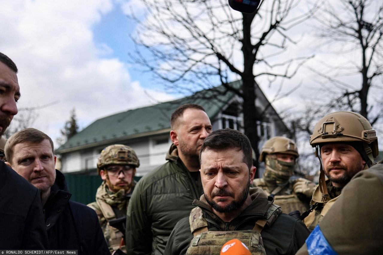 Prezydent Ukrainy podczas wizyty w Buczy nie krył poruszenia 