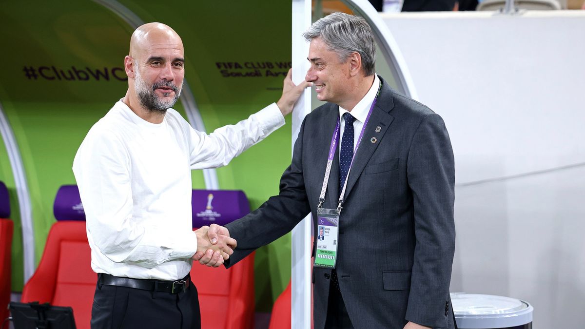 Getty Images / Yasser Bakhsh - FIFA / Na zdjęciu: Pep Guardiola i Maciej Skorża