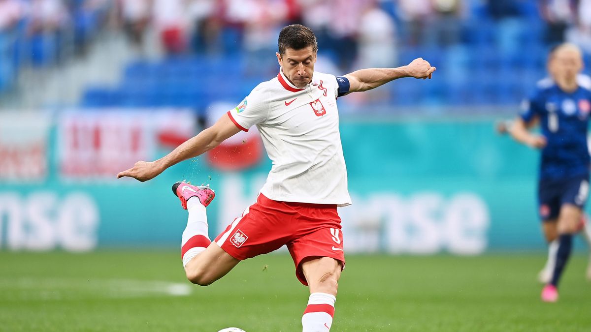 PAP/EPA / Kirill Kudryavtsev / Na zdjęciu: Robert Lewandowski