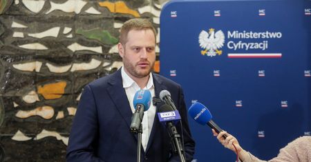 W okręgu olsztyńskim wygrywa KO. Janusz Cieszyński z najlepszym wynikiem na liście PiS