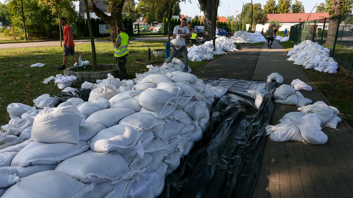 Mieszkańcy lubuskiego szykują się na nadejście fali wezbraniowej
