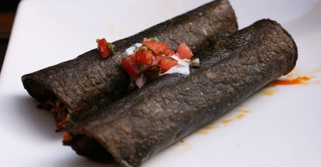 Tortilla z niebieskiej kukurydzy