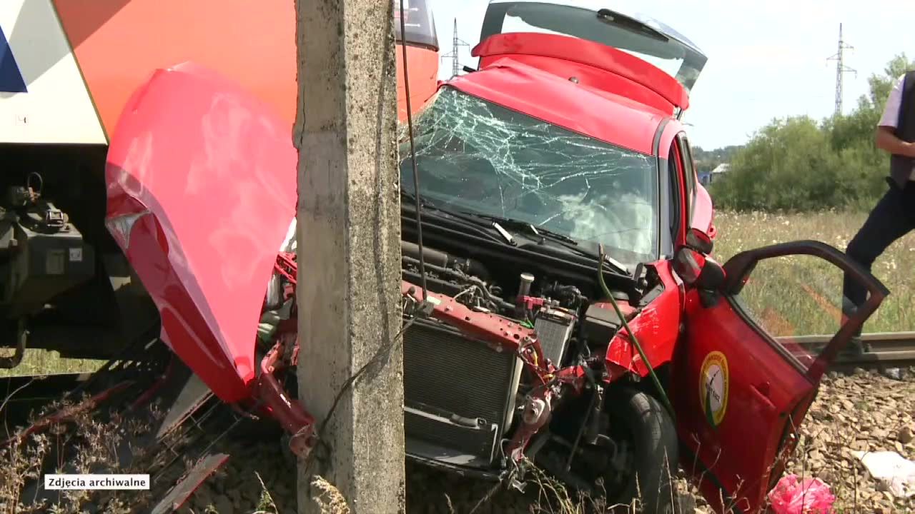 Egzaminator wybiegł, kursantka nie zdążyła. Wyrok po tragedii na przejeździe kolejowym