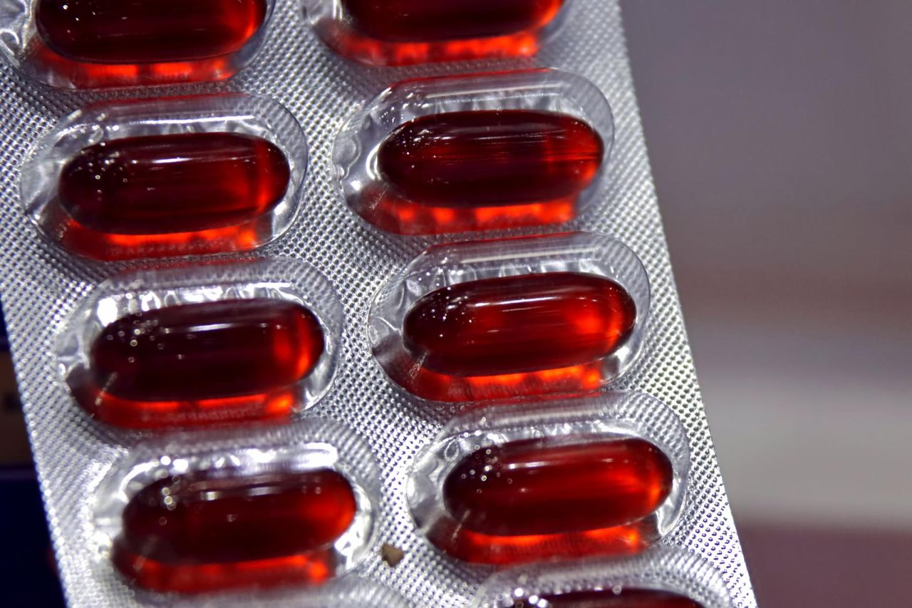 Witaminy, których absolutnie nie należy brać na noc. Niewiele osób o tym wie, stąd problemy