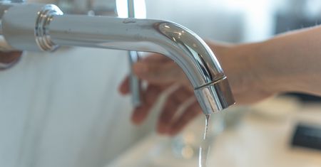 Wodociągowcy rozkładają ręce. "Kto wie, czy ktoś jakiegoś wirusa nie wcisnął"
