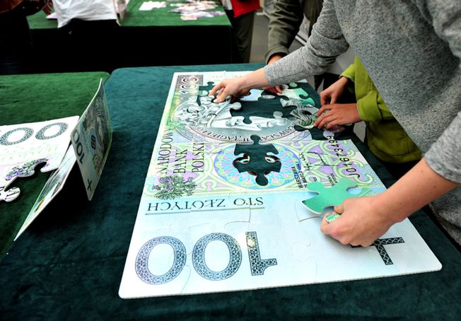 Prognoza walutowa. Dolar najdroższy od dwóch lat. Frank stanieje