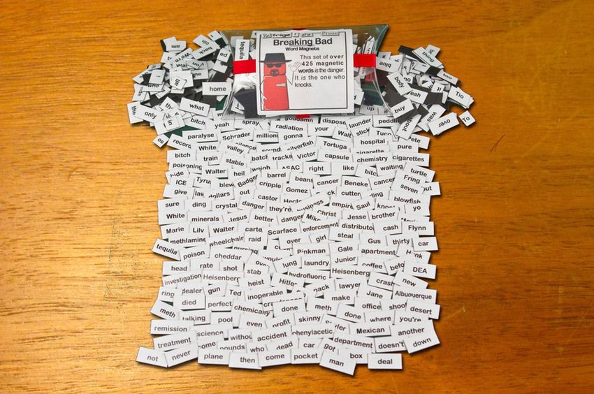T-shirty, kubki, biżuteria, zestaw LEGO. 25 gadżetów dla fanów "Breaking Bad" 9