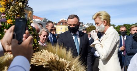 "Piątka dla zwierząt". Andrzej Duda na dożynkach prezydenckich pierwszy raz o ustawie PiS