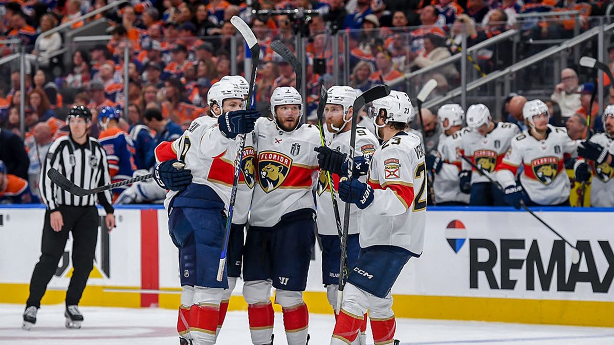Getty Images / Andy Devlin/NHLI  / Na zdjęciu: hokeiści Florida Panthers