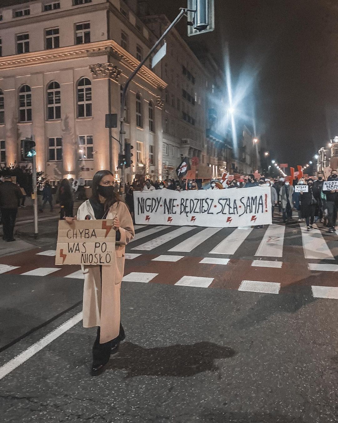 Anna Wendzikowska na warszawskim proteście
