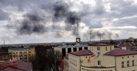 Czarna chmura dymu nad Lublinem. Pożar na ul. Zana [ZDJĘCIA, WIDEO]