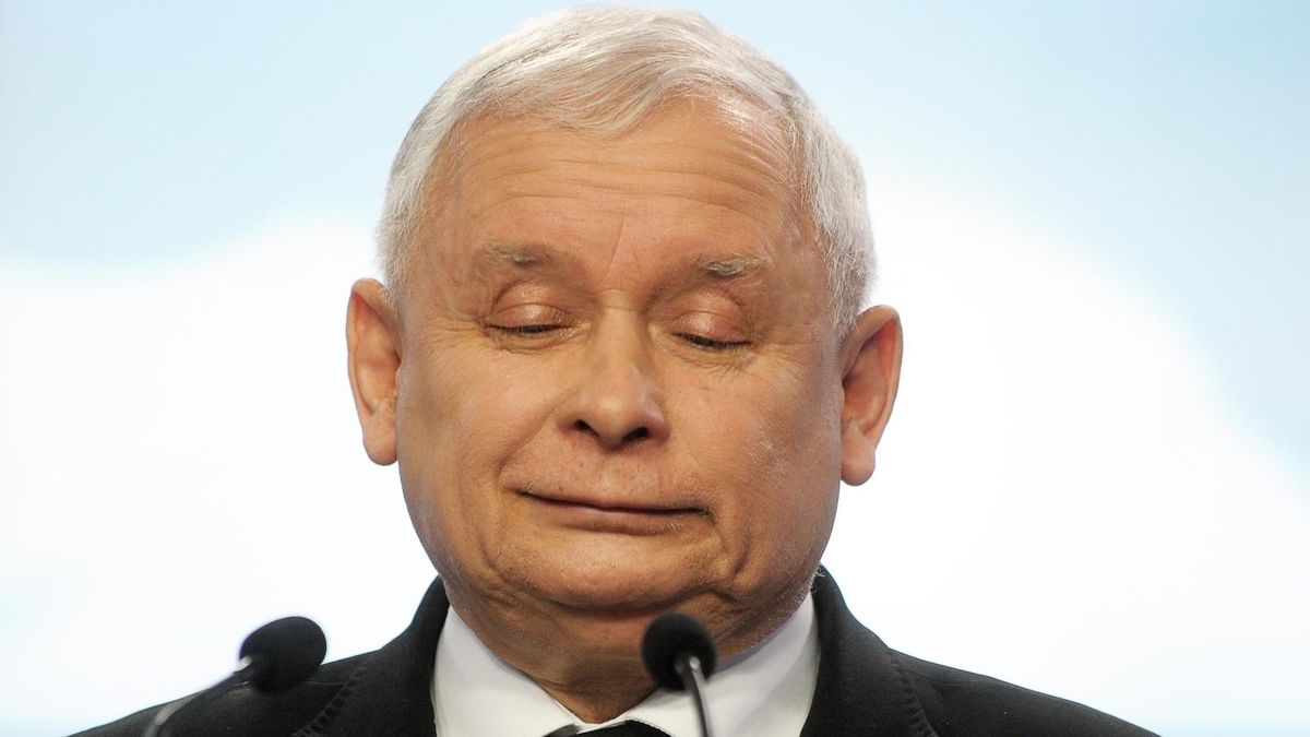 Jarosław Kaczyński nakazał politykom swojej partii wpłatę premii na konta Caritasu