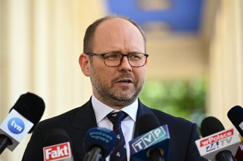 Człowiek Nawrockiego pod ostrzałem. Poszło o wypowiedź ws. cieśniny Ormuz