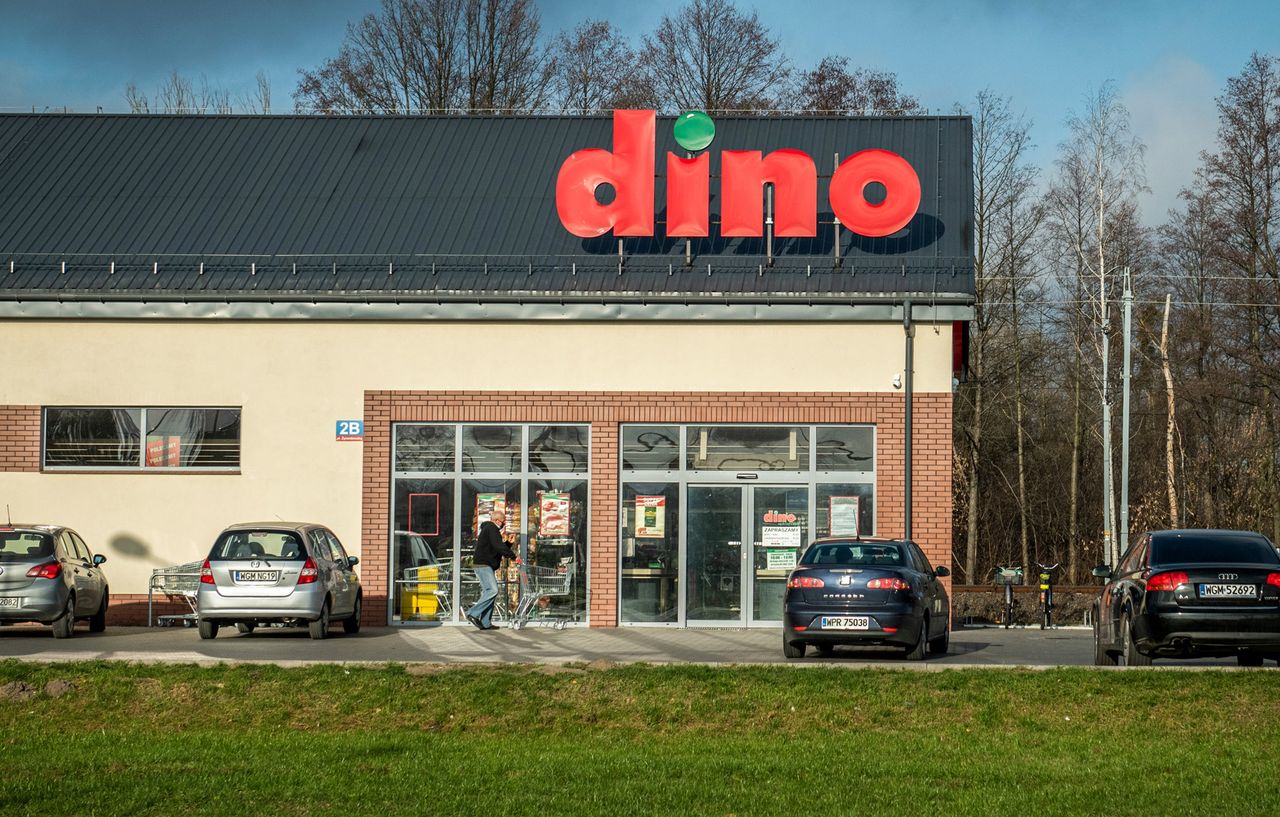 Otworzyliśmy gazetkę Dino. Nagle taki widok. "Przy zakupie 4"