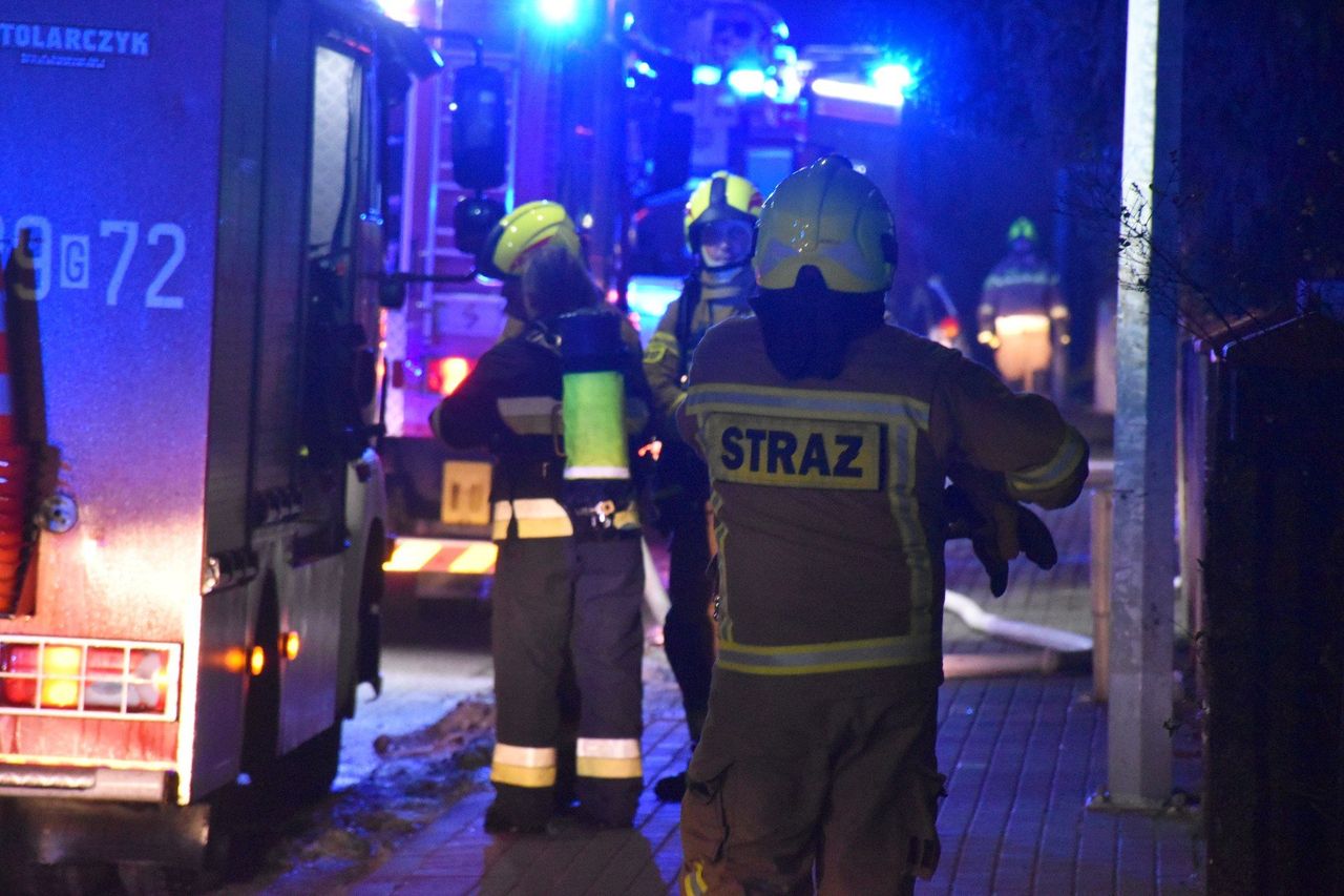 Słupy: Nocny pożar pod Nakłem. Spłonęły trzy garaże