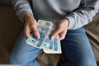 Najsłabszy wyniki od 2003 r. Polacy odkładają decyzję o wyprowadzce od rodziców