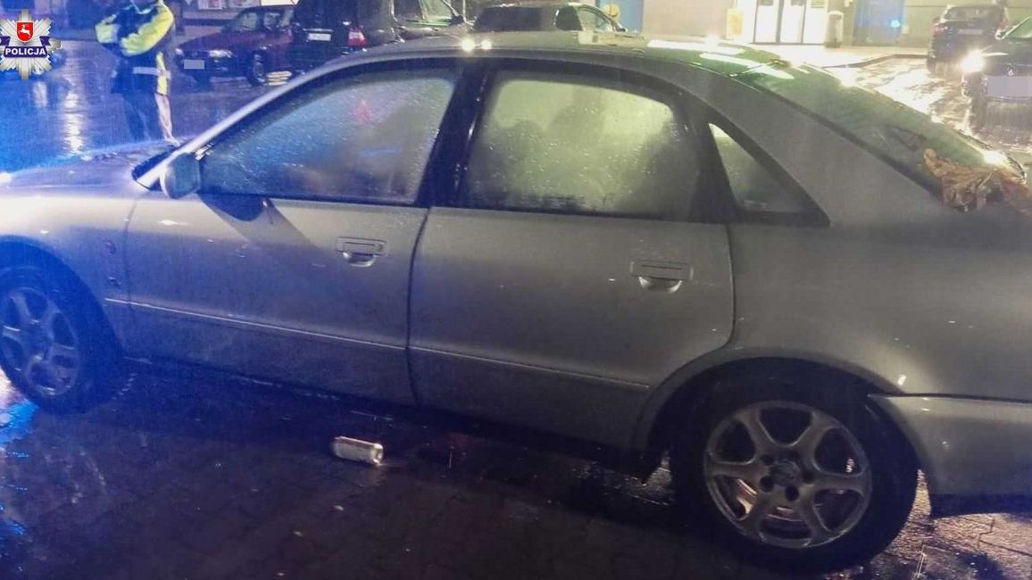 38-latka uderzyła w inne auto podczas cofania