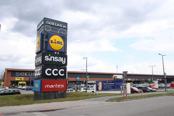 Jędrzejów: Wiosną nowego roku ruszy rozbudowa galerii "Sekunda"