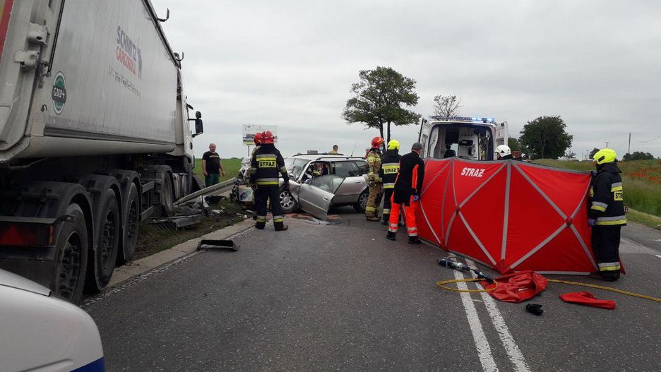 Płońsk. Wypadek na DK 7. Zmarła kobieta, troje dzieci rannych