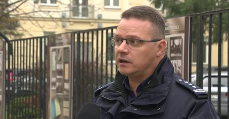 “Rzucali w policjantów kamieniami i granatami łzawiącymi”. Atak na granicy w pobliżu Kuźnicy
