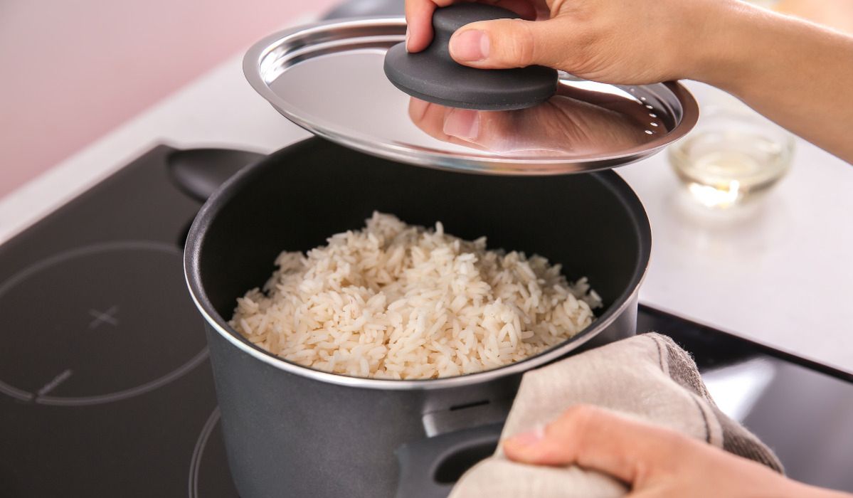 Jak uratować przypalony ryż w garnku? To prostsze niż się wydaje