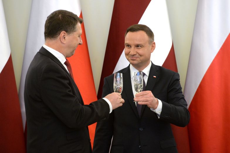 Warszawa, 15.05.2017. Prezydent RP Andrzej Duda i prezydent Łotwy Raimonds Vejonis. Łotwa wprowadziła euro 1 stycznia 2014 r.