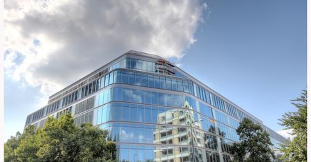 Skanska sprzedała biurowce w Warszawie
