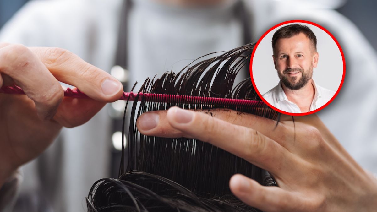 Niepokojącą zmianę na głowie klienta fryzjer może dostrzec wcześniej niż lekarz