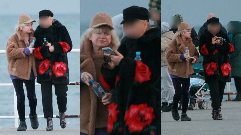 Katarzyna Figura spaceruje z koleżanką po Gdyni