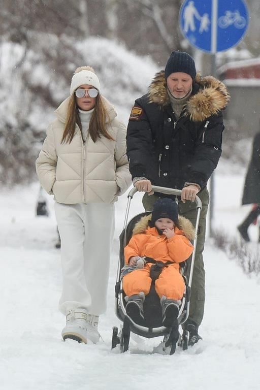 Małgorzata Rozenek na spacerze z synem i Radosławem