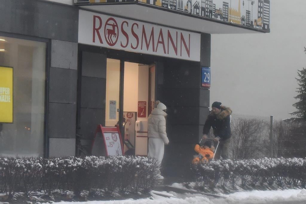 Małgorzata Rozenek na spacerze z synem i Radosławem