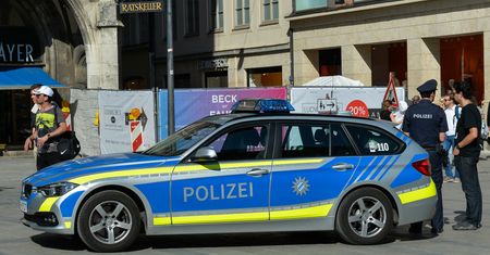Polacy szaleją w Monachium: pijana kobieta uderzyła policjantkę, bezdomny napastował dzieci
