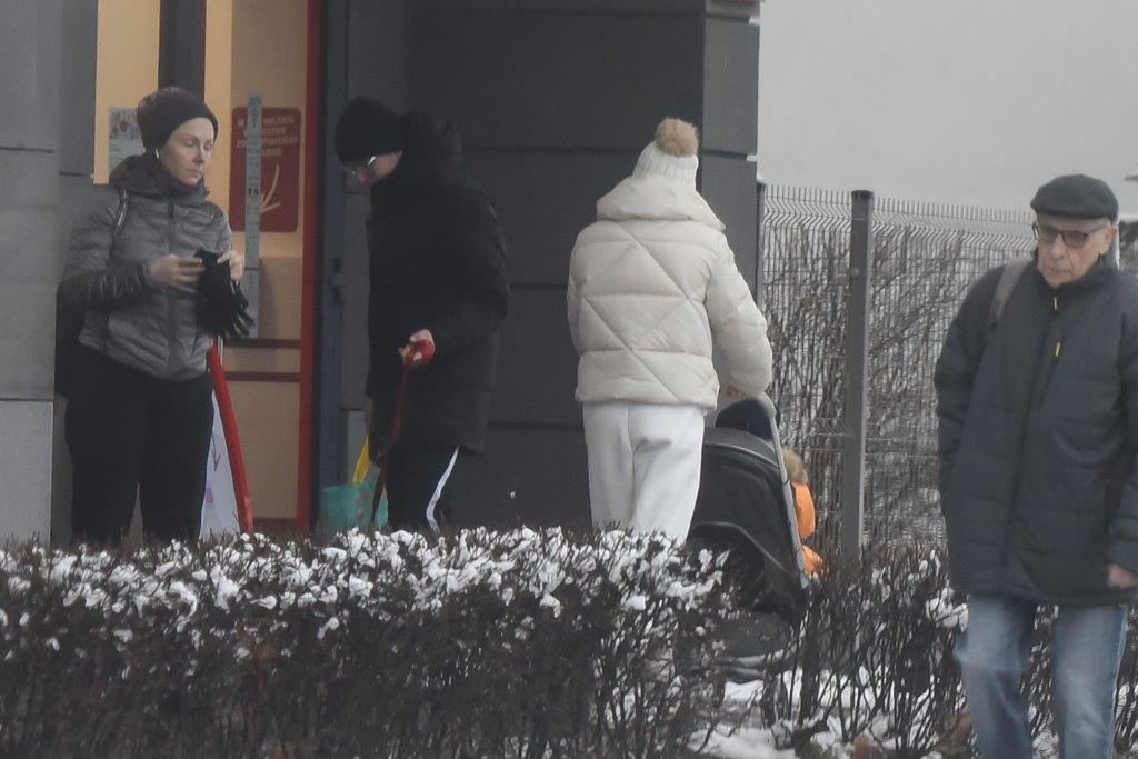 Małgorzata Rozenek na spacerze z synem i Radosławem