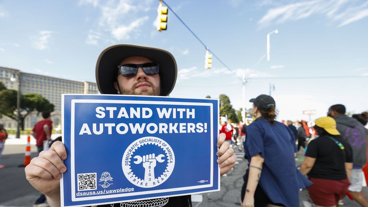 DETROIT, MICHIGAN - SEPTEMBER 4: United Auto Workers members and others gather for a rally after marching in the Detroit Labor Day Parade on September 4, 2023 in Detroit, Michigan. The theme of this year's Parade is, "Labor United Stronger Than Ever!". The UAW is currently in contract negotiations with the Big Three automakers Ford, General Motors, and Stellantis, and the current UAW contract expires September 14th. (Photo by Bill Pugliano/Getty Images)