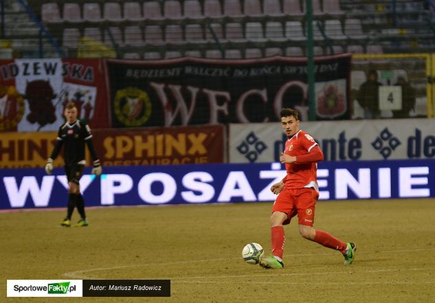 W meczu z Lechem Poznań, Krystian Nowak zadebiutował w roli kapitana Widzewa Łódź