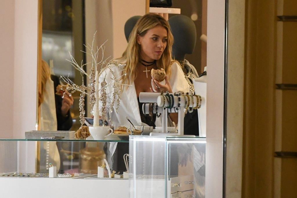 Marcelina Zawadzka i jej partner w butiku