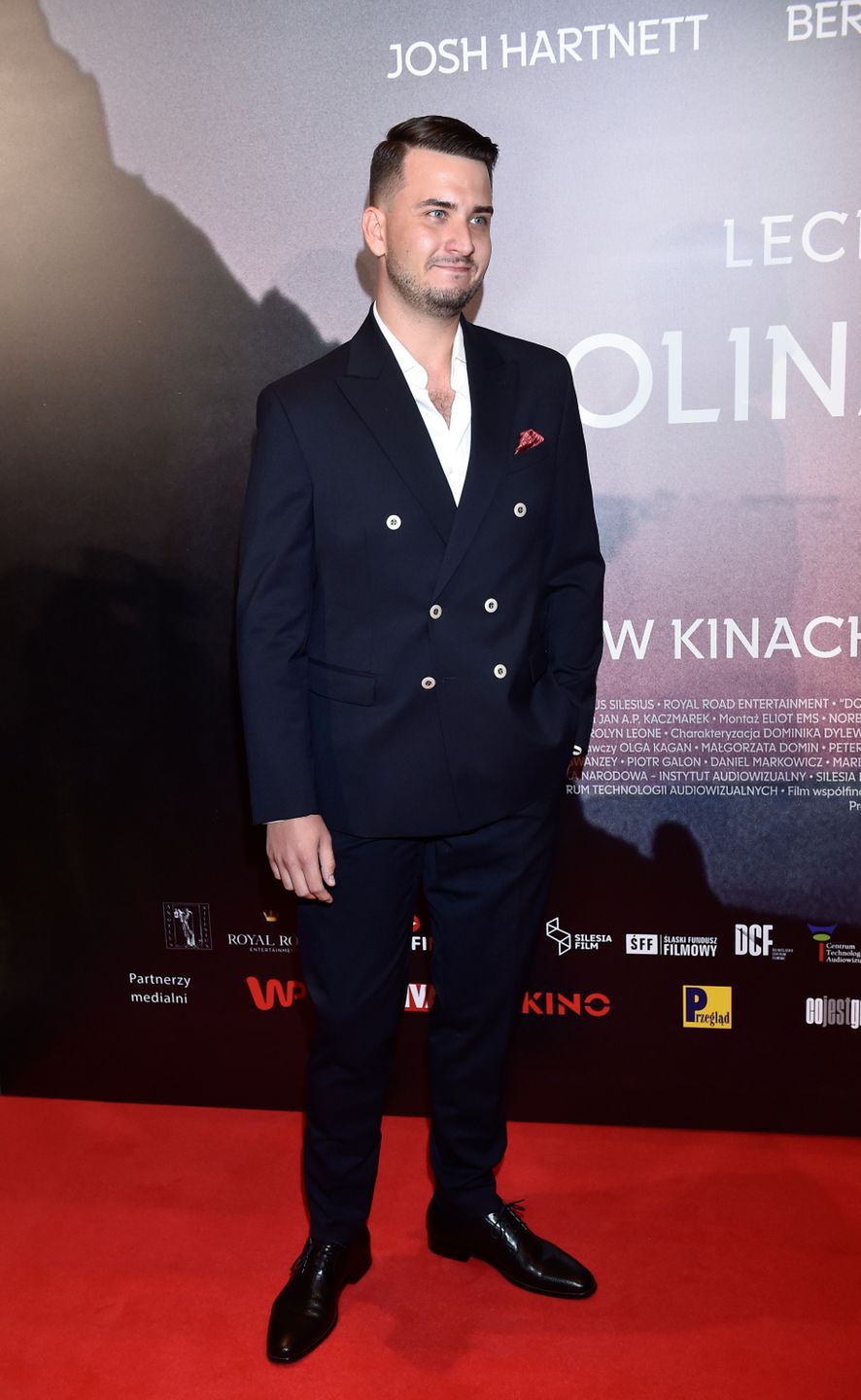 Bartłomiej Misiewicz na premierze Doliny Bogów