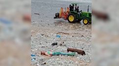 Syrena pośród śmieci. Niezwykła akcja na indonezyjskiej plaży