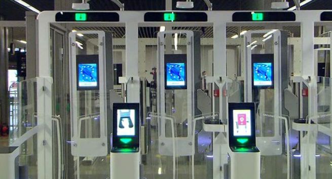 Bramki do automatycznej odprawy w Kraków Airport będą weryfikować odciski palców