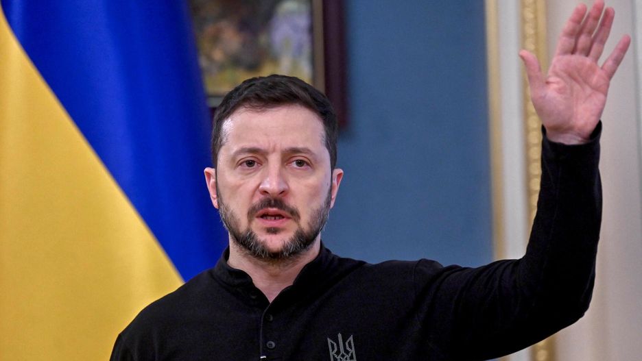 Wojna w Ukrainie rok 2025
Ukraine's President Volodymyr Zelensky speaks during a press conference in Kyiv on March 15, 2025, amid the Russian invasion of Ukraine. Ukrainian President Volodymyr Zelensky appointed an official delegation to represent Kyiv in any possible peace talks to end the more than three-year war with Russia, according to a presidential decree published on March 15. (Photo by Sergei SUPINSKY / AFP)
SERGEI SUPINSKY